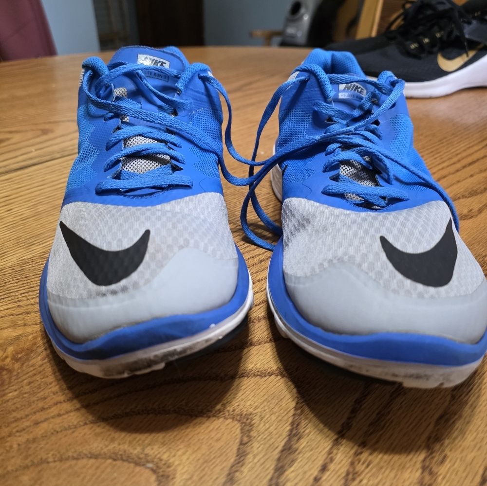Nike FS Lite Run Size 10.5 Blue and Gray Athletic Sneakers - Picture 4 of 4